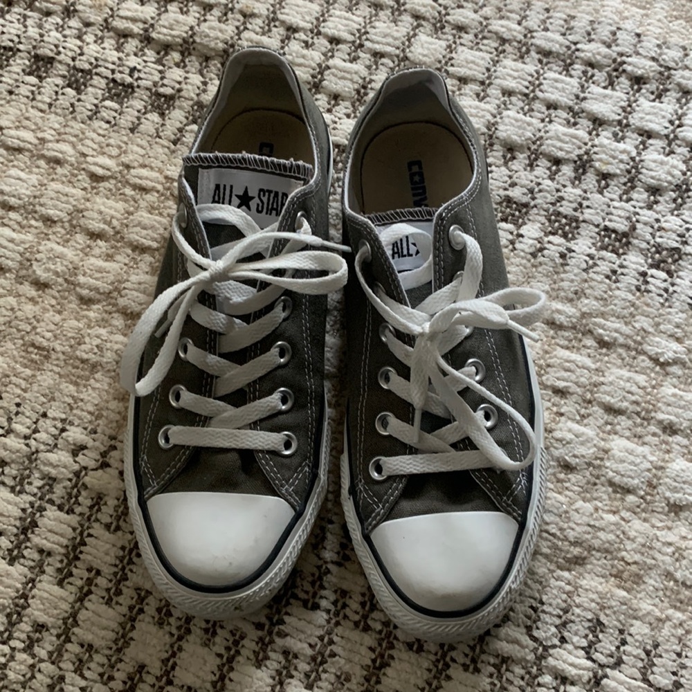 grey converse